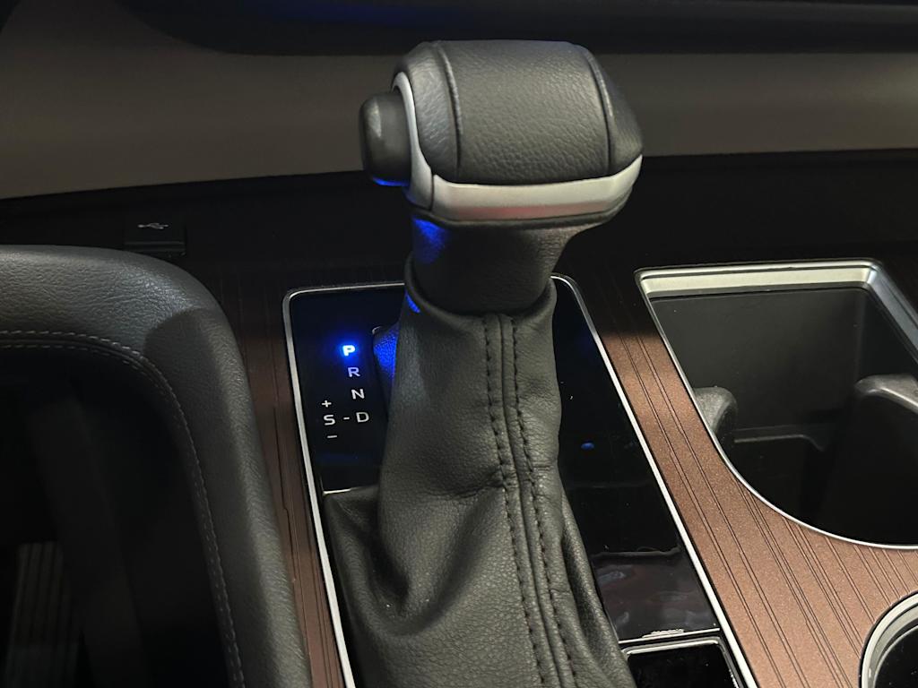 Thumbnail: 2023 Toyota Sienna - 16