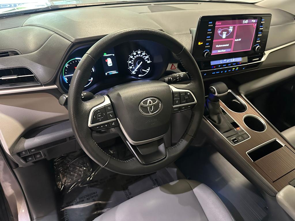 Thumbnail: 2023 Toyota Sienna - 2