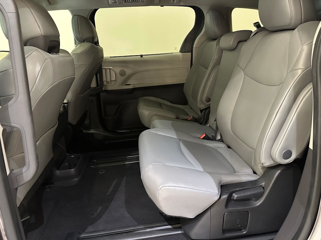 Thumbnail: 2023 Toyota Sienna - 12