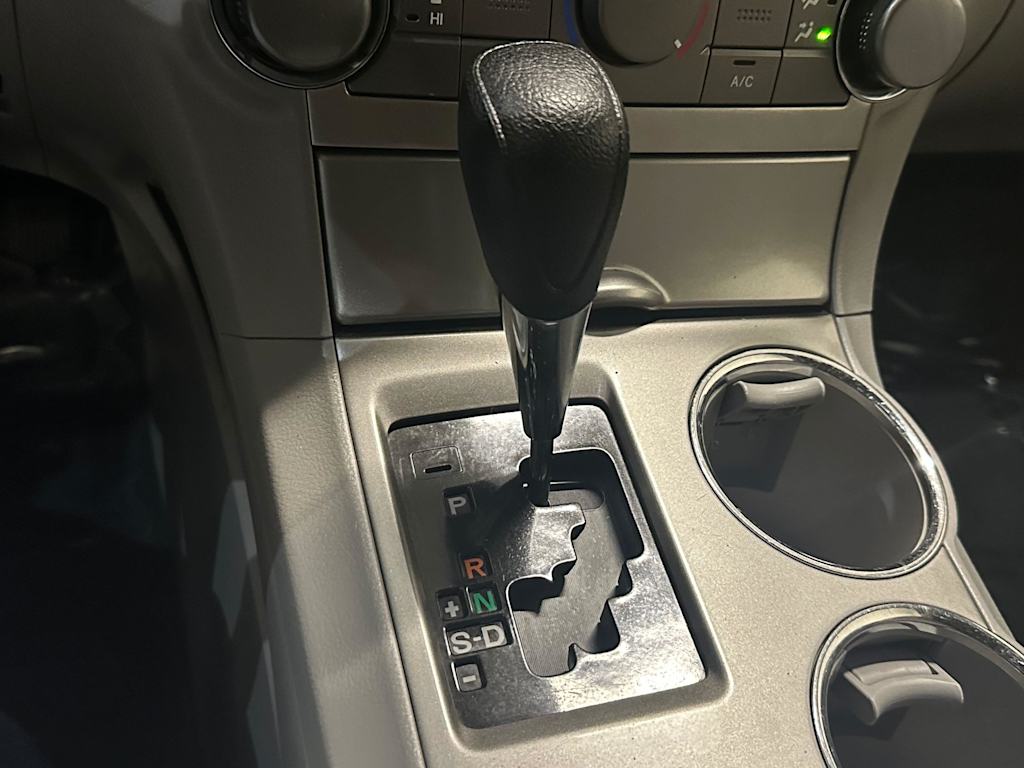 Thumbnail: 2012 Toyota Highlander - 17