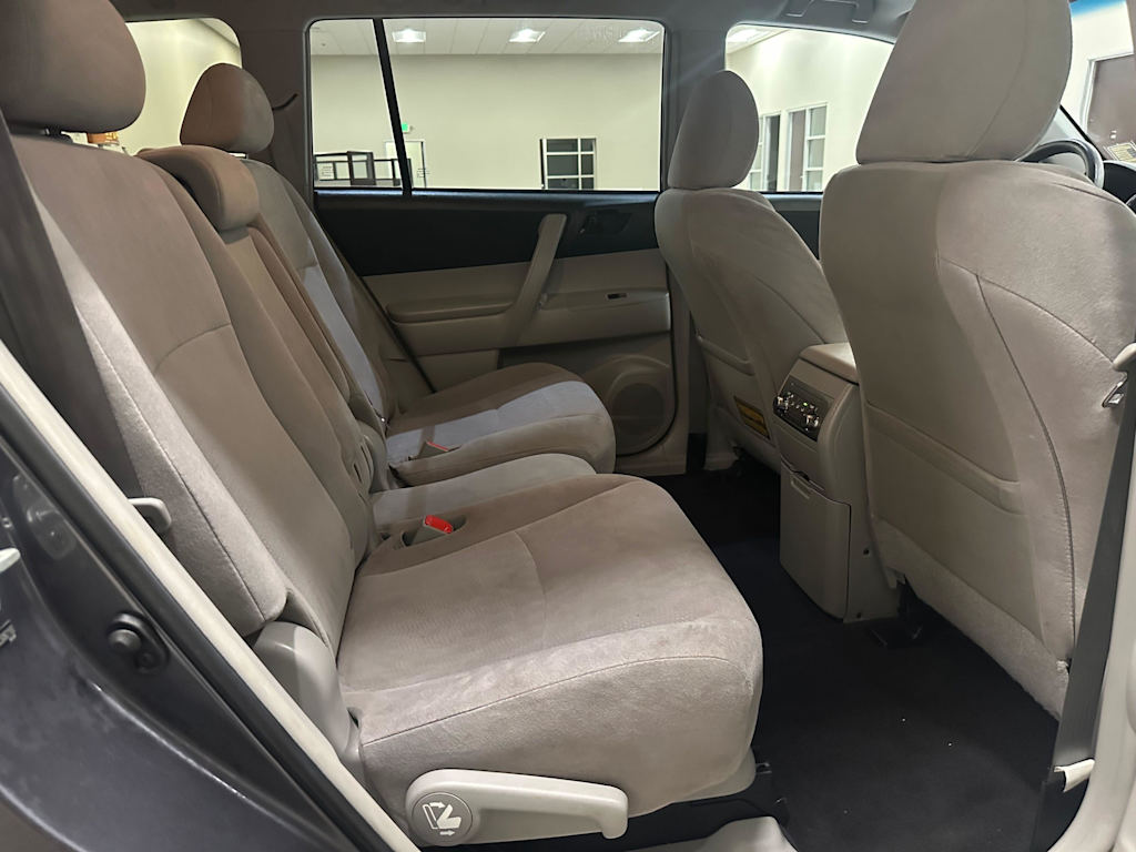 Thumbnail: 2012 Toyota Highlander - 27