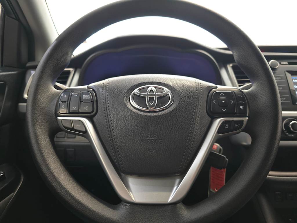 Thumbnail: 2019 Toyota Highlander - 14