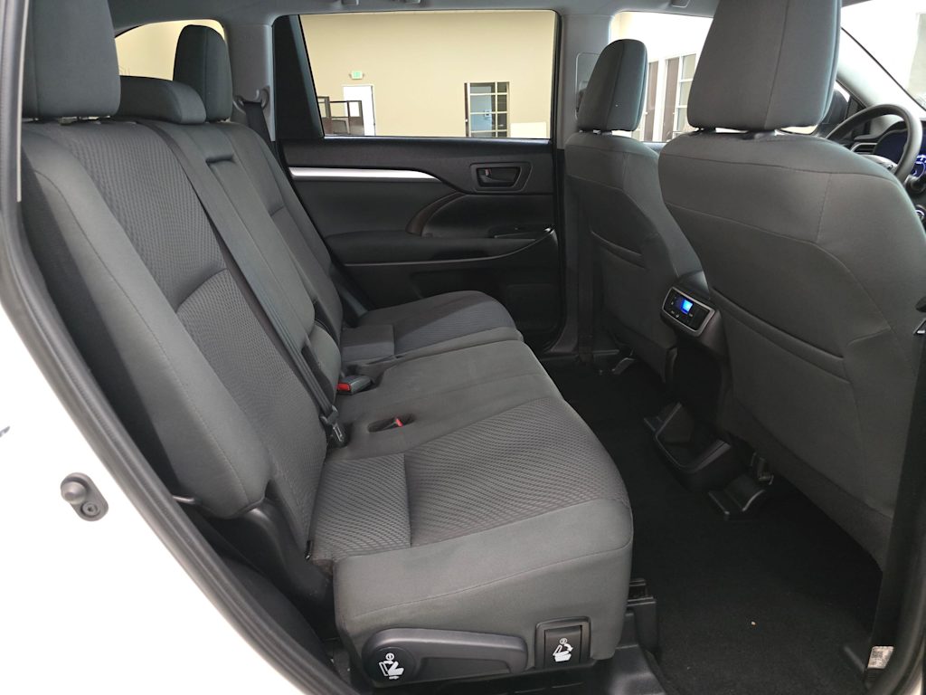 Thumbnail: 2019 Toyota Highlander - 27