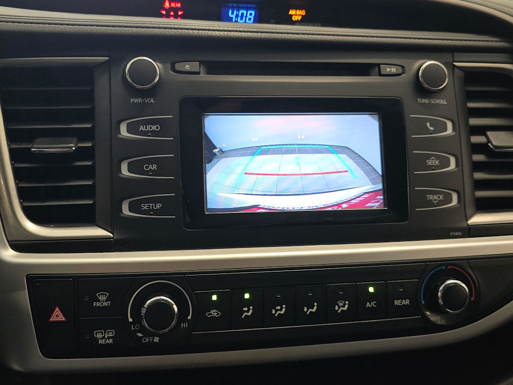 Thumbnail: 2019 Toyota Highlander - 16