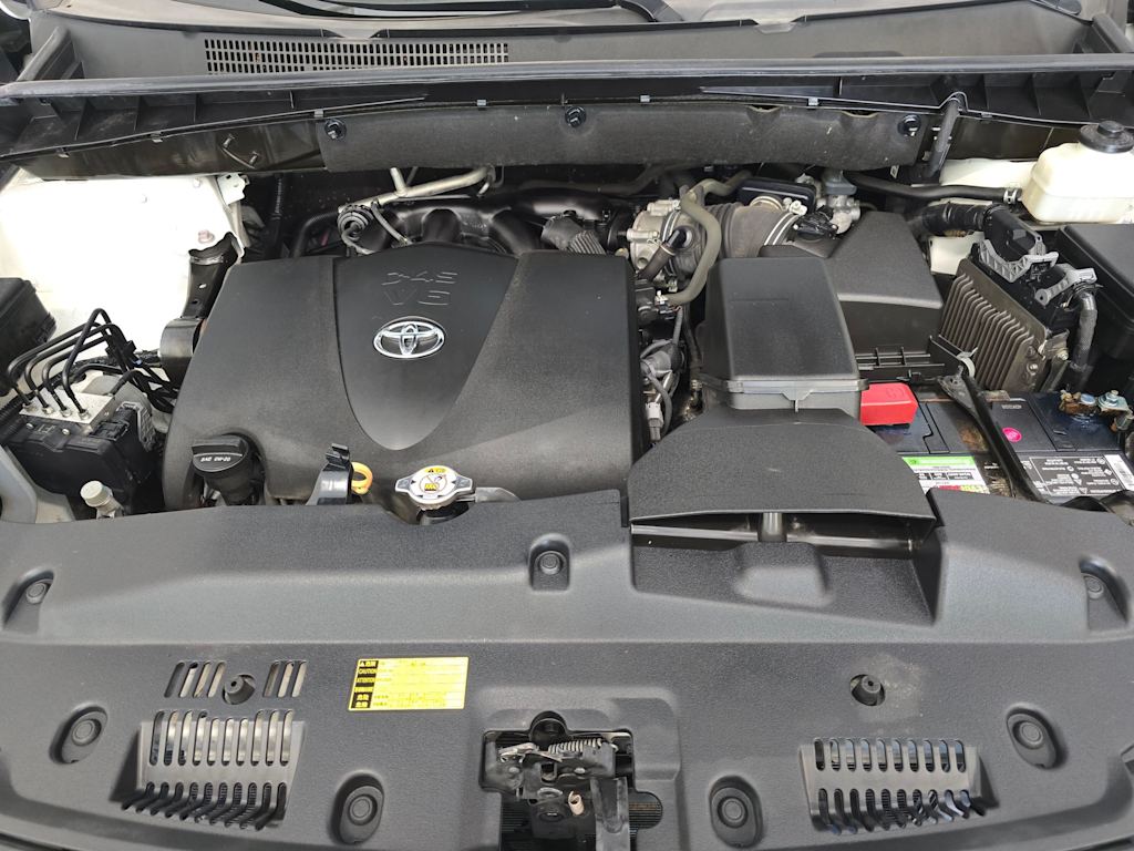Thumbnail: 2019 Toyota Highlander - 9
