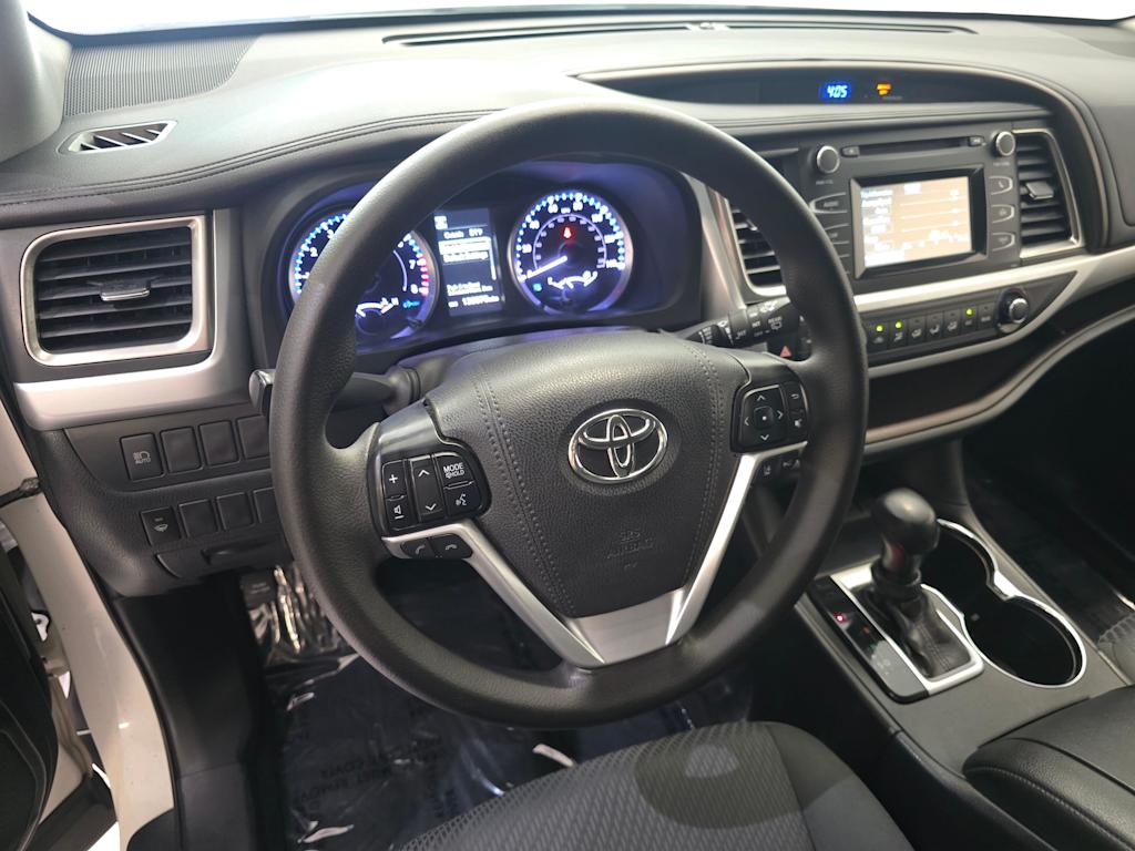 Thumbnail: 2019 Toyota Highlander - 2