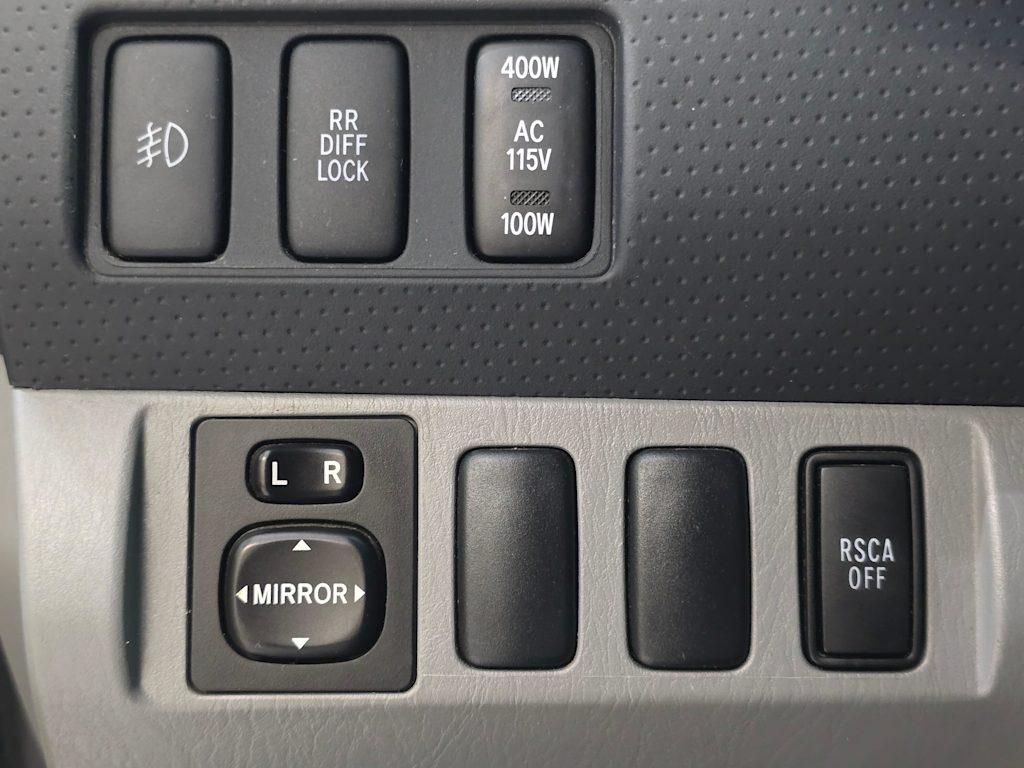 Thumbnail: 2008 Toyota Tacoma - 22