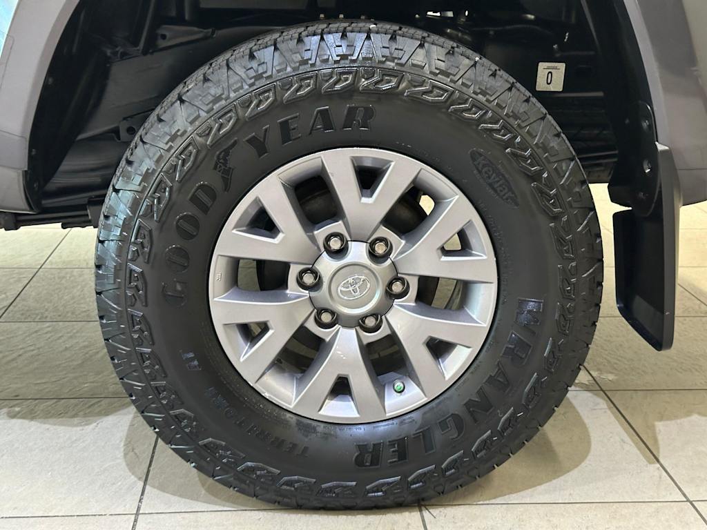 Thumbnail: 2019 Toyota Tacoma - 8