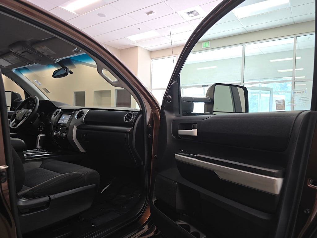 Thumbnail: 2017 Toyota Tundra - 29
