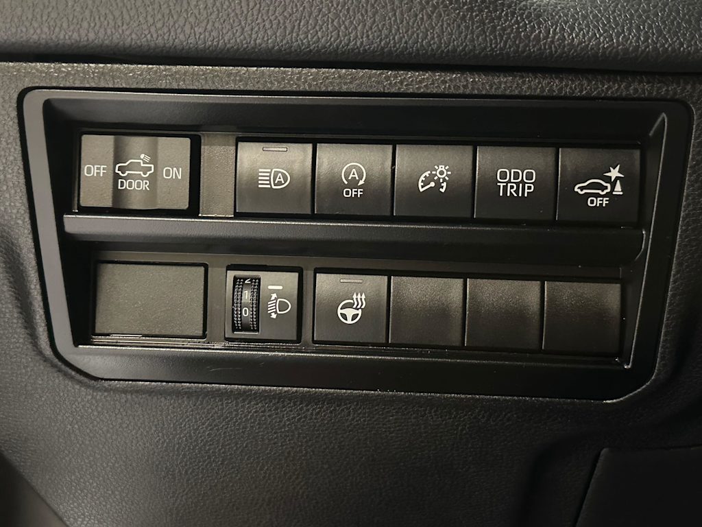 Thumbnail: 2023 Toyota Tundra - 25