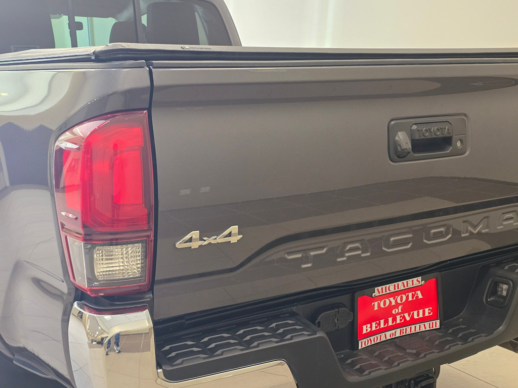Thumbnail: 2020 Toyota Tacoma - 21
