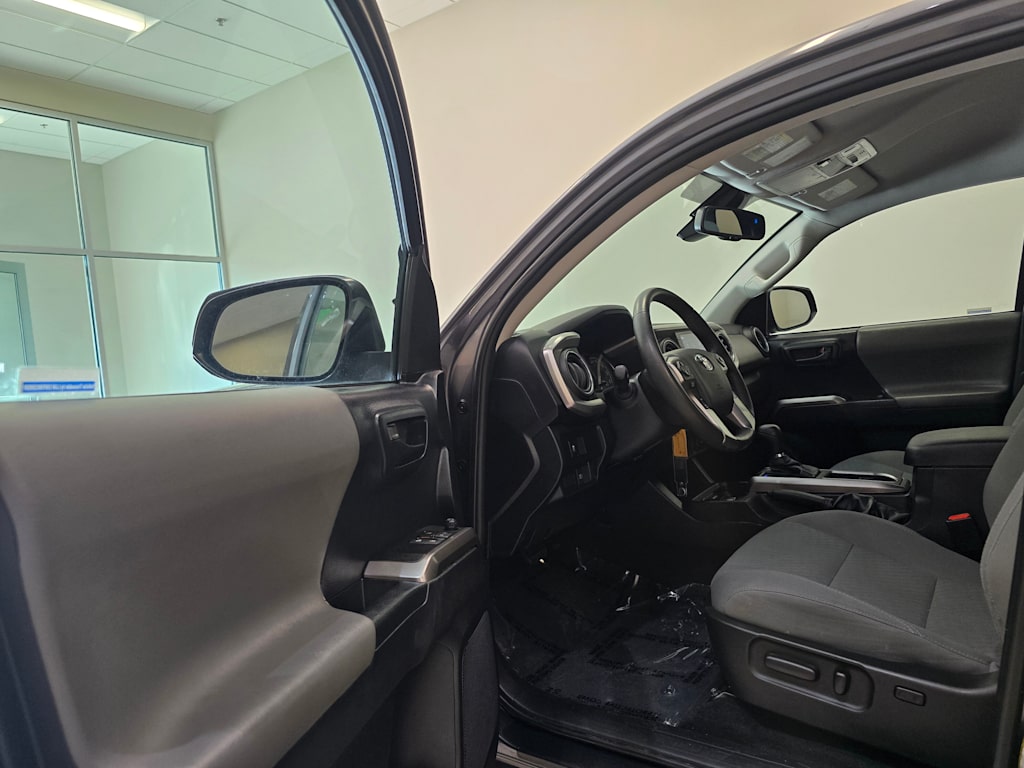 Thumbnail: 2020 Toyota Tacoma - 14