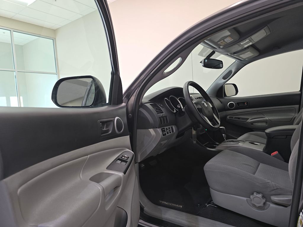 Thumbnail: 2012 Toyota Tacoma - 14