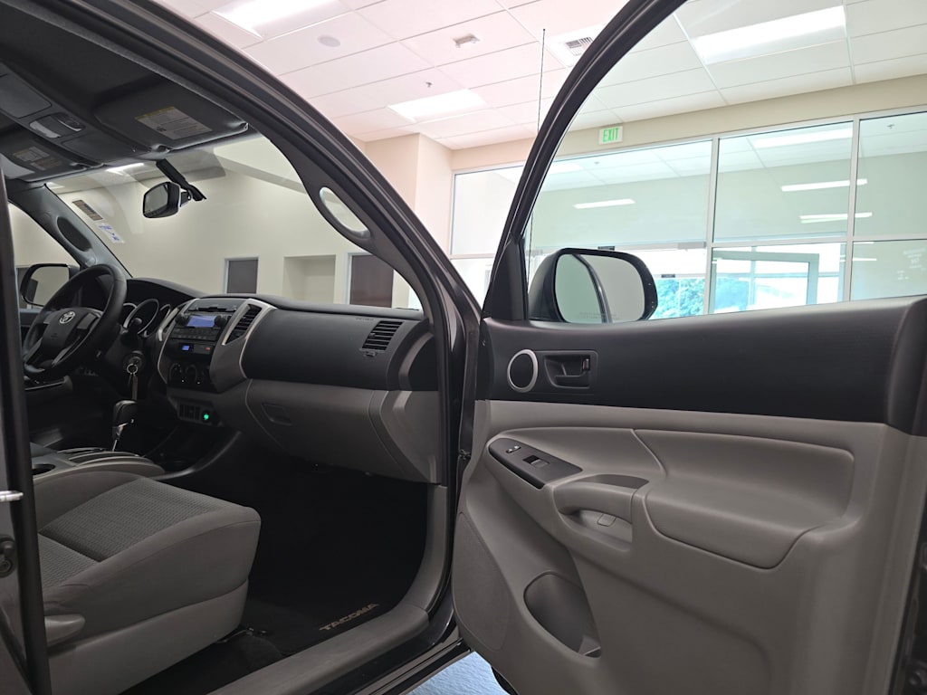 Thumbnail: 2012 Toyota Tacoma - 15