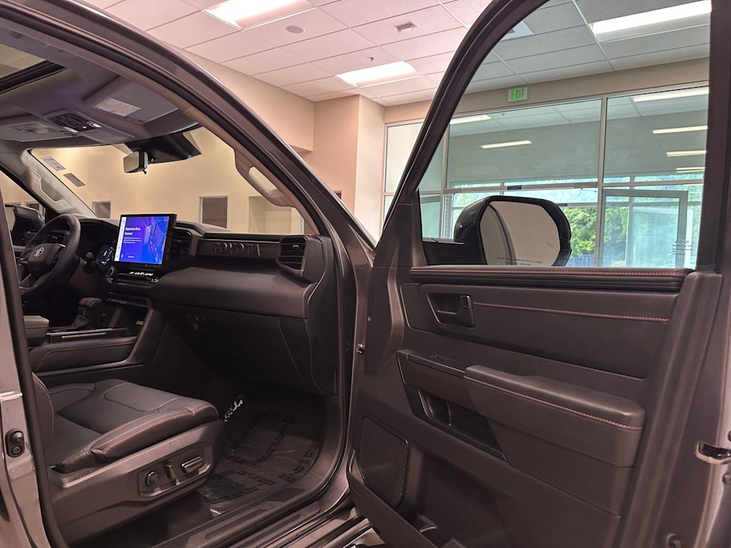 Thumbnail: 2023 Toyota Sequoia - 33