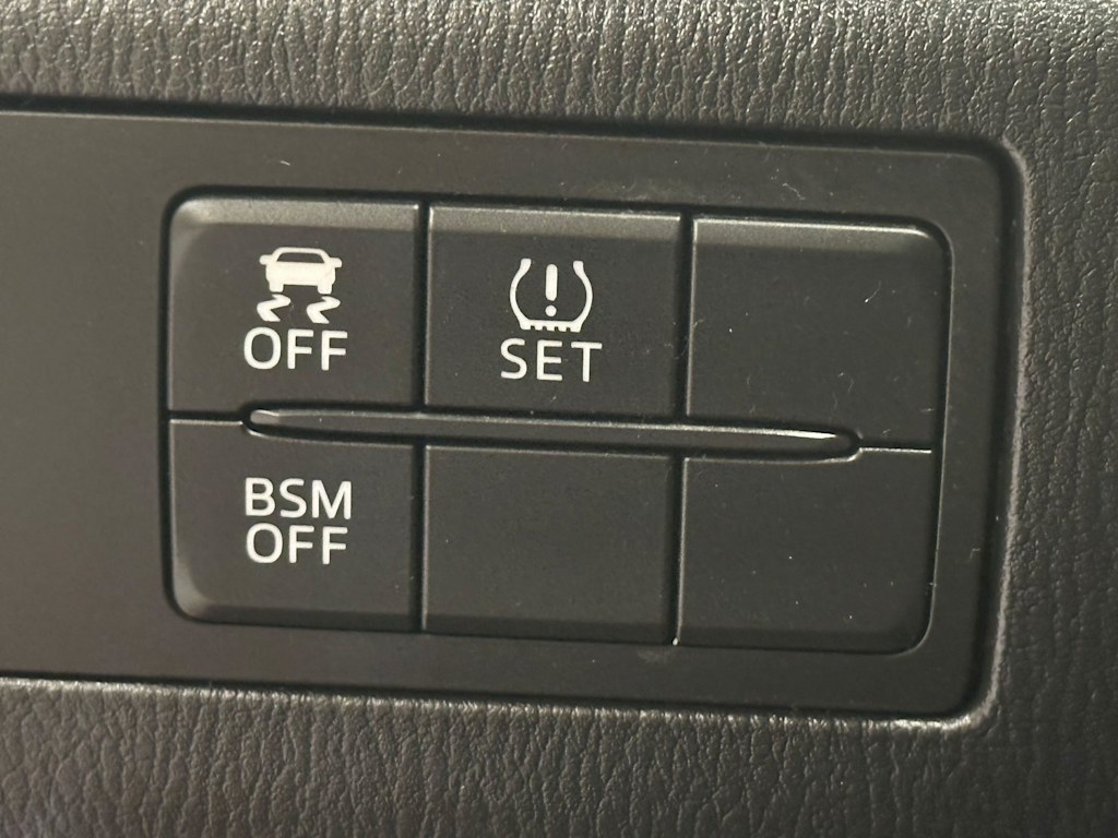 Thumbnail: 2015 Mazda Mazda3 - 26