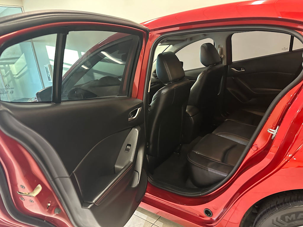 Thumbnail: 2015 Mazda Mazda3 - 29