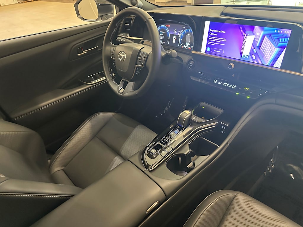 Thumbnail: 2025 Toyota Crown Signia - 15