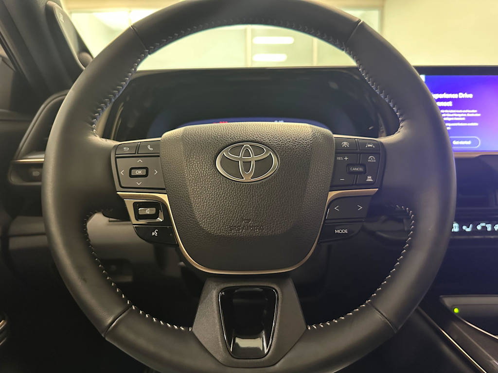 Thumbnail: 2025 Toyota Crown Signia - 14