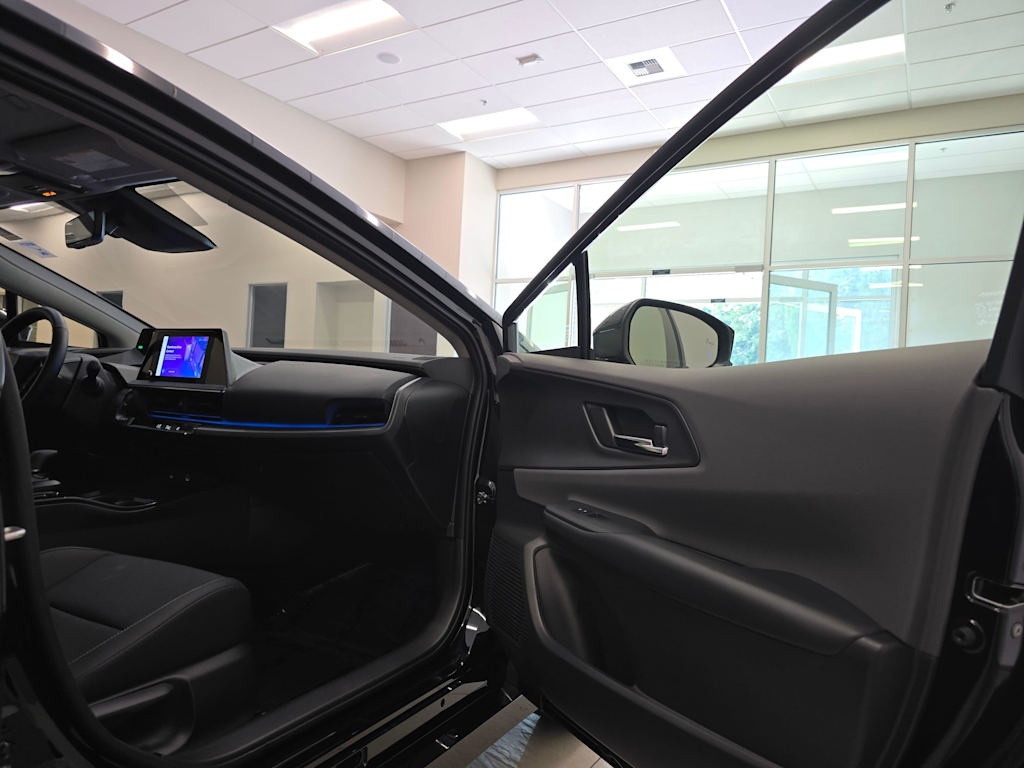 Thumbnail: 2024 Toyota Prius - 31