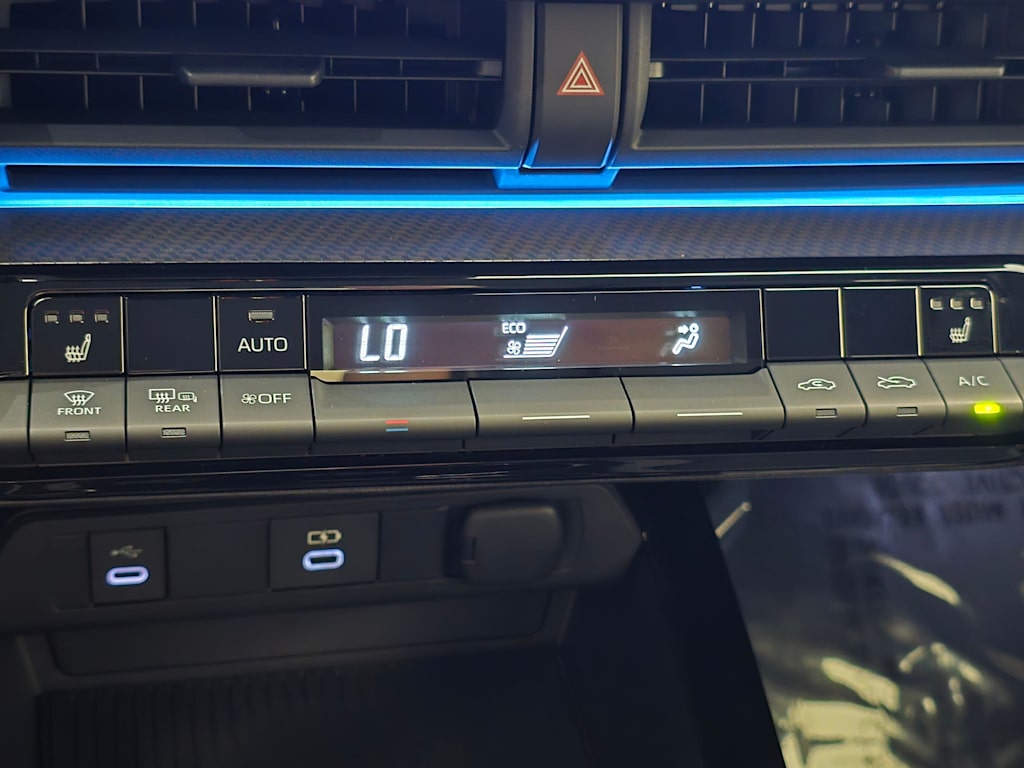 Thumbnail: 2024 Toyota Prius - 24