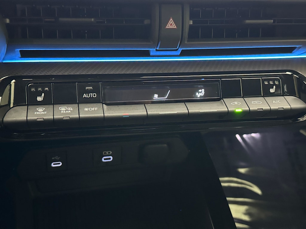 Thumbnail: 2025 Toyota Prius - 23