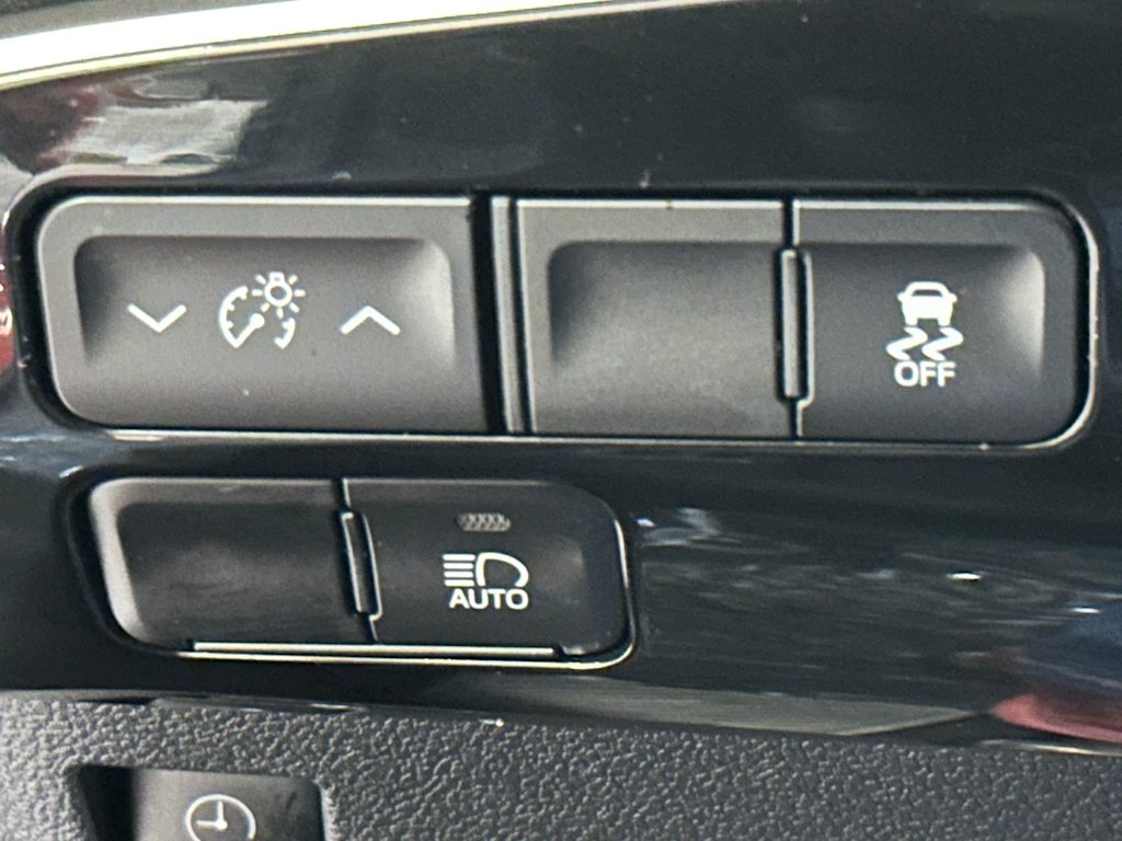 Thumbnail: 2019 Toyota Prius Prime - 24