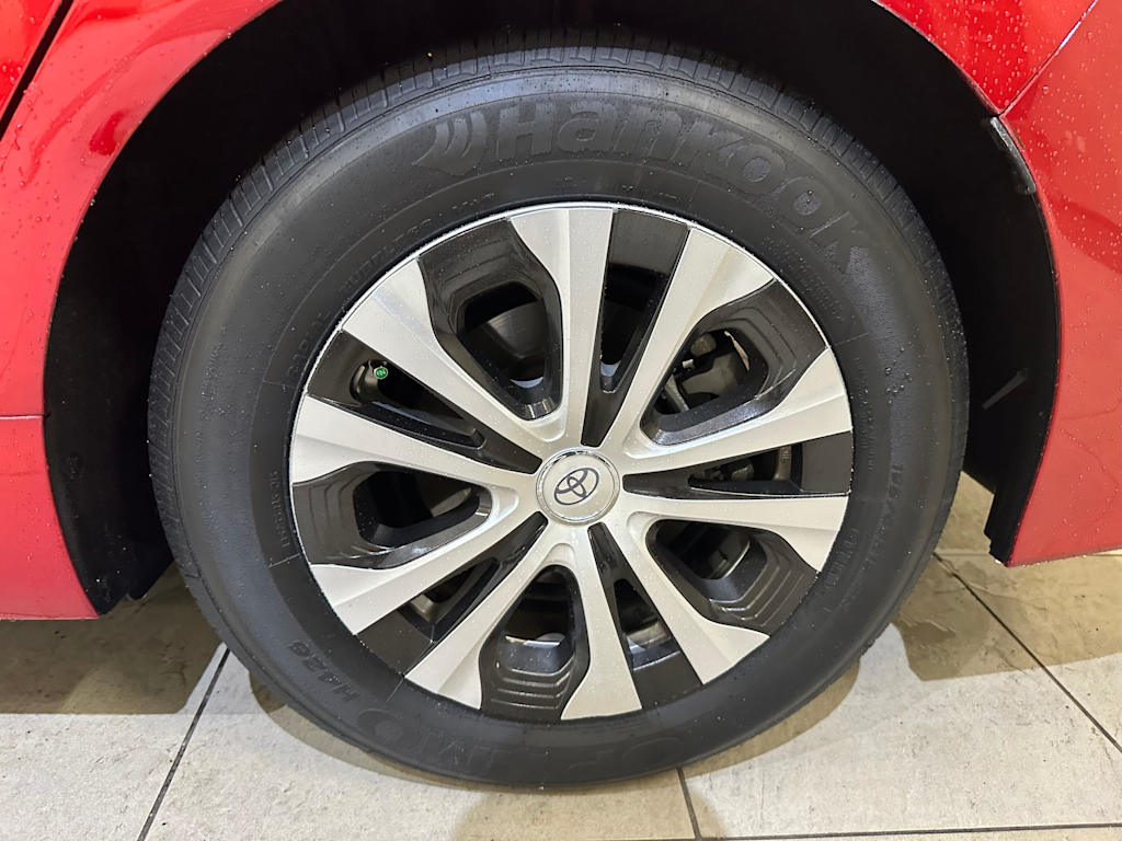 Thumbnail: 2019 Toyota Prius Prime - 8