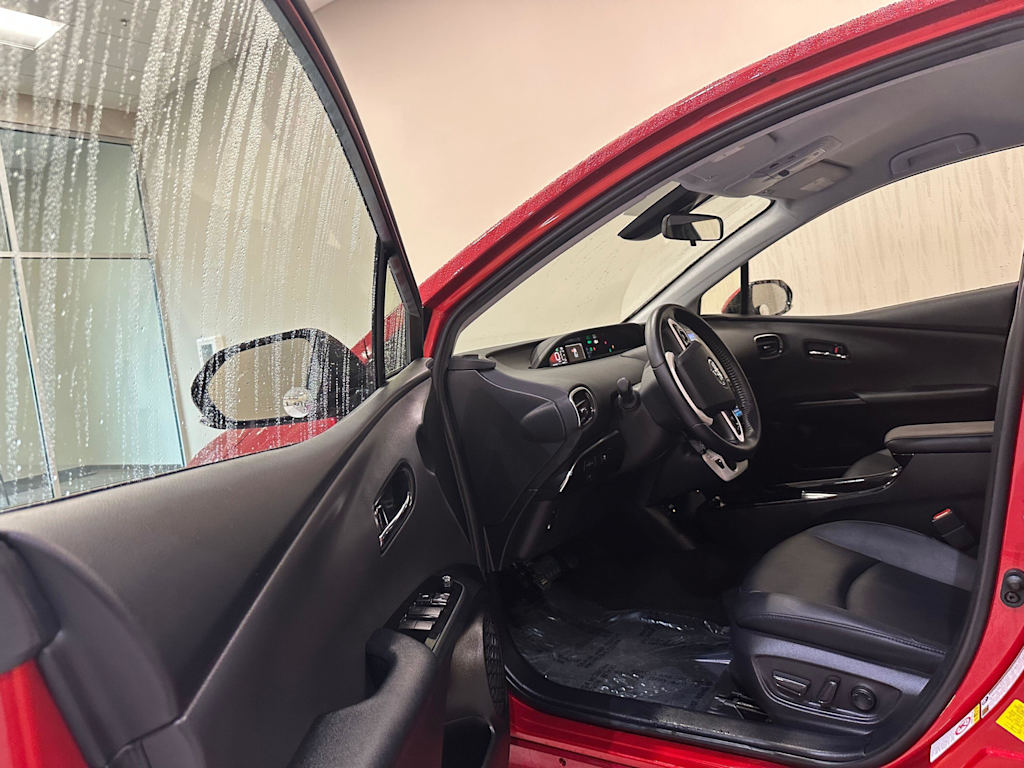 Thumbnail: 2019 Toyota Prius Prime - 26