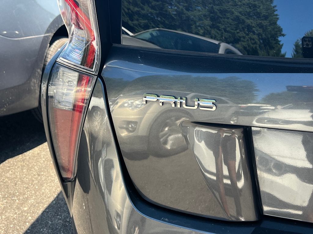 Thumbnail: 2016 Toyota Prius - 5