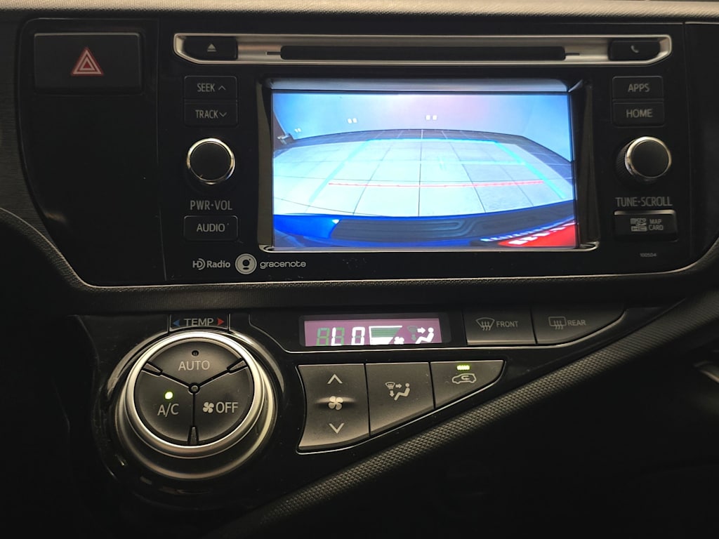 Thumbnail: 2015 Toyota Prius c - 16