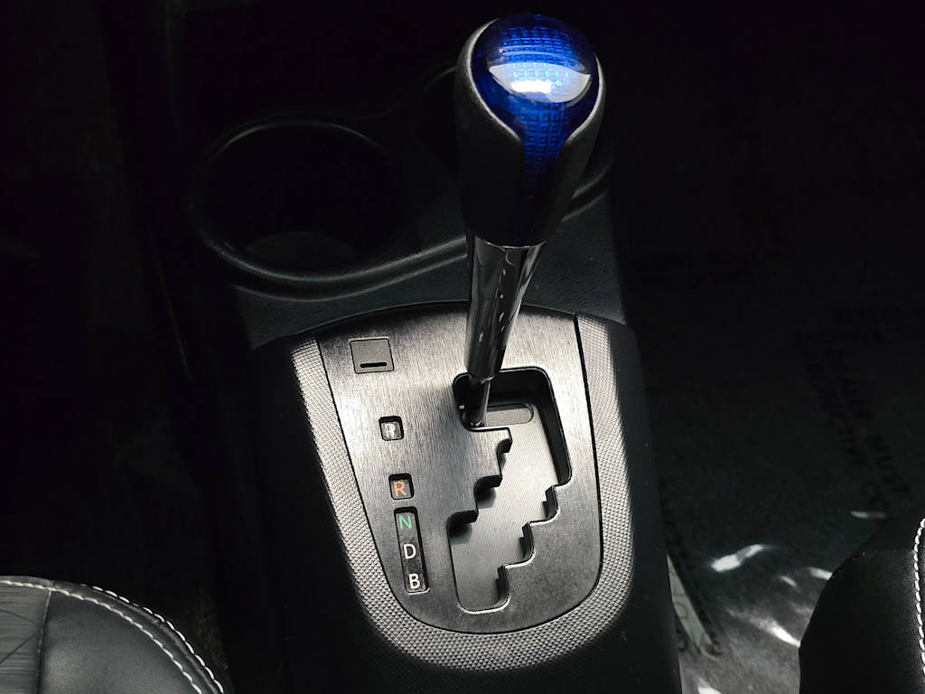 Thumbnail: 2015 Toyota Prius c - 17