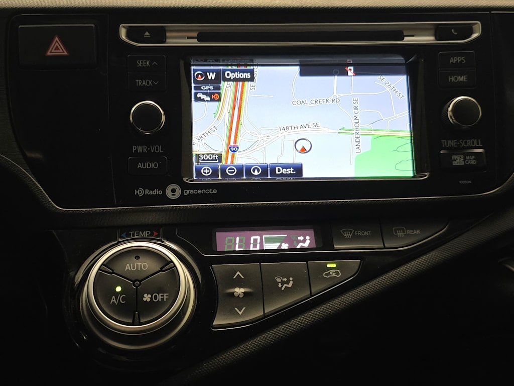 Thumbnail: 2015 Toyota Prius c - 22