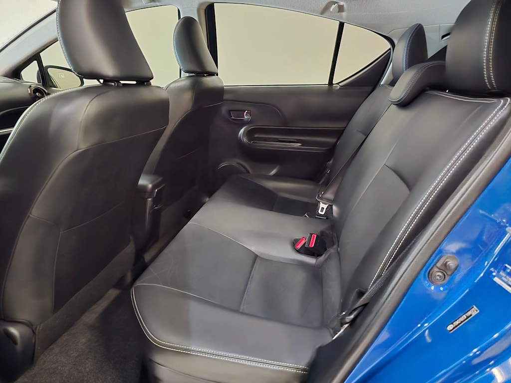 Thumbnail: 2015 Toyota Prius c - 13