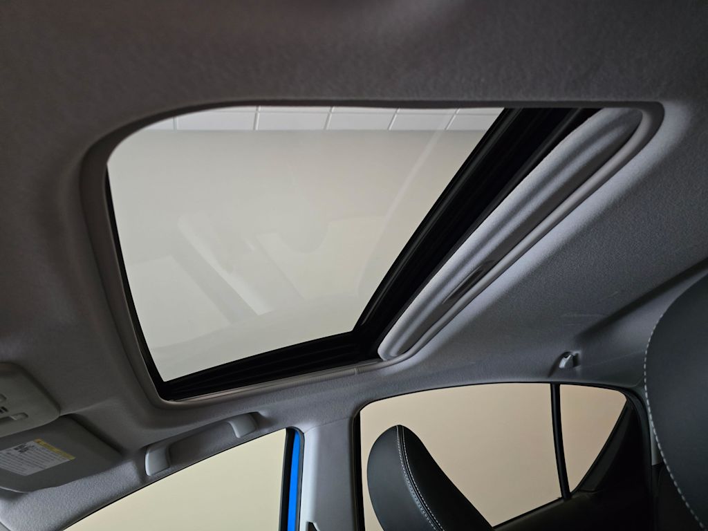 Thumbnail: 2015 Toyota Prius c - 26