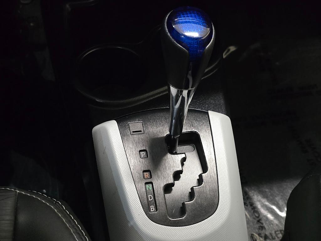 Thumbnail: 2013 Toyota Prius c - 16