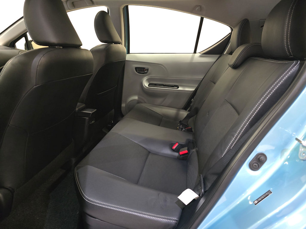 Thumbnail: 2013 Toyota Prius c - 12