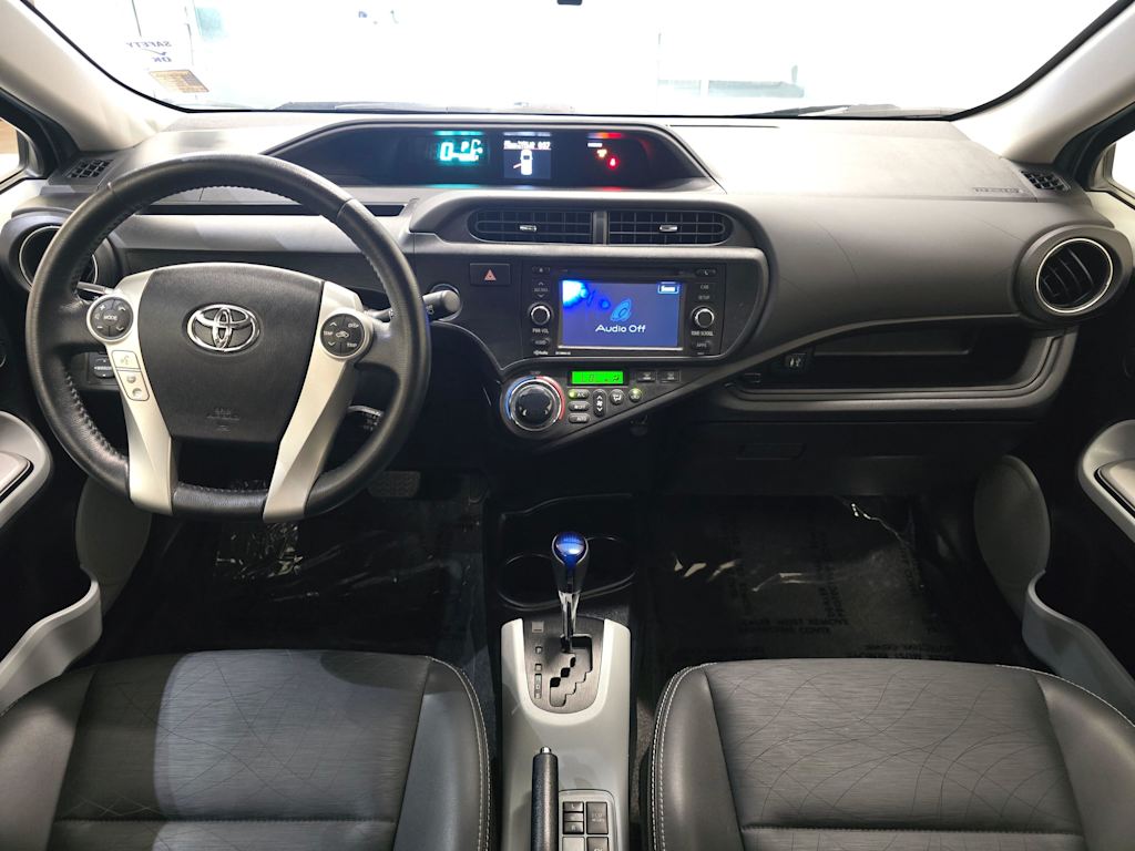 Thumbnail: 2013 Toyota Prius c - 9