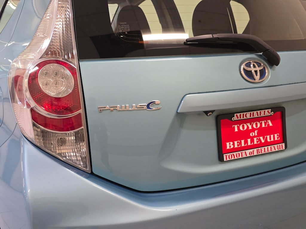 Thumbnail: 2013 Toyota Prius c - 20