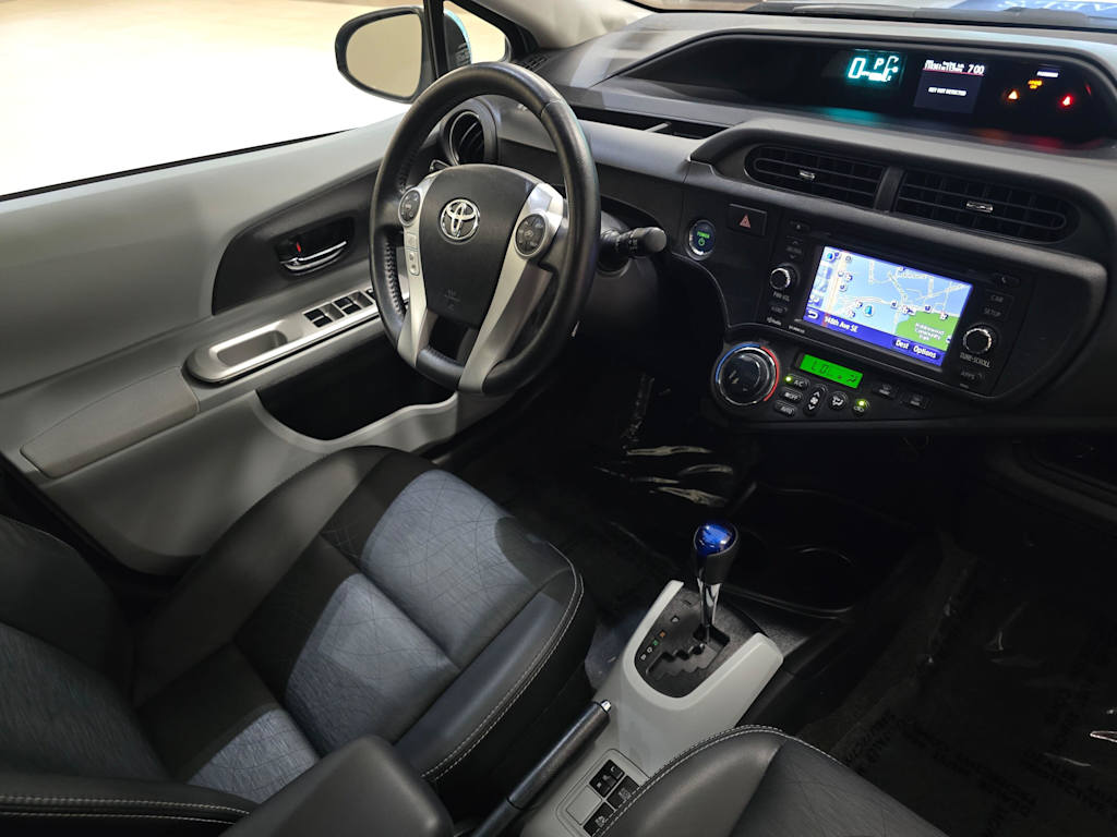 Thumbnail: 2013 Toyota Prius c - 29