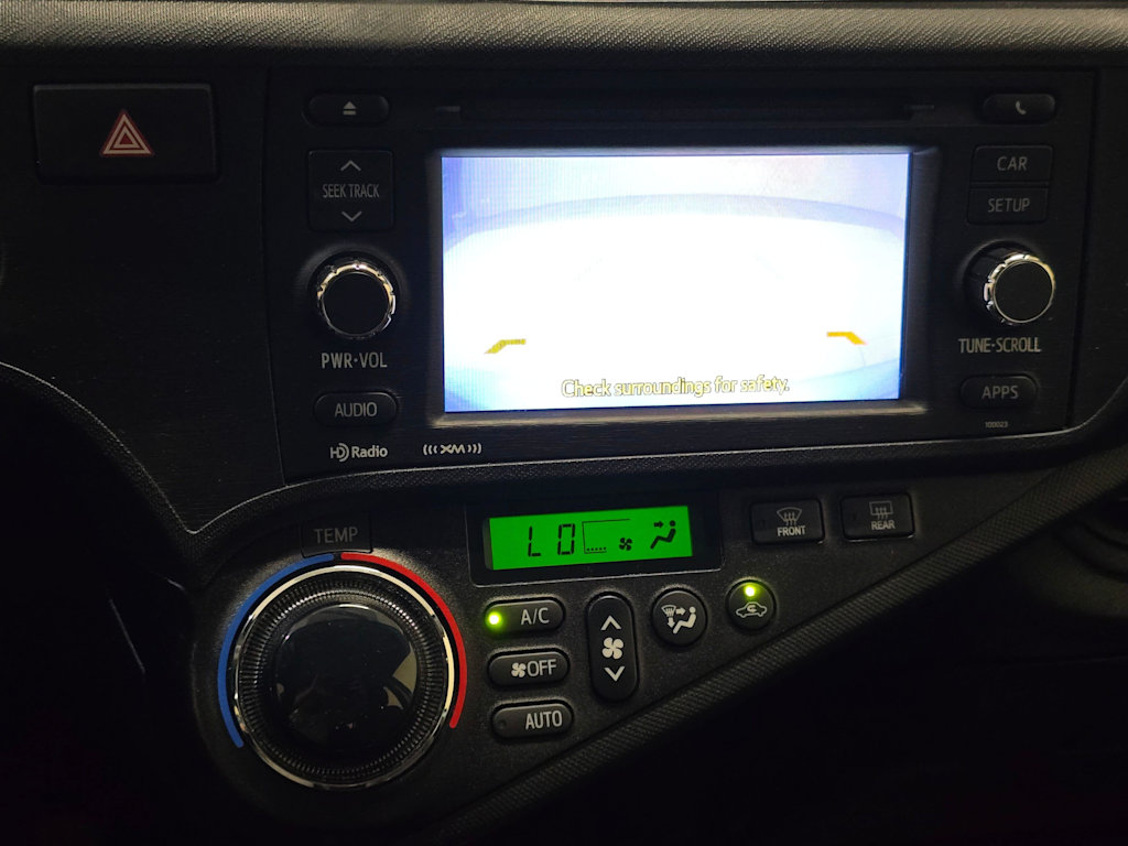 Thumbnail: 2013 Toyota Prius c - 15