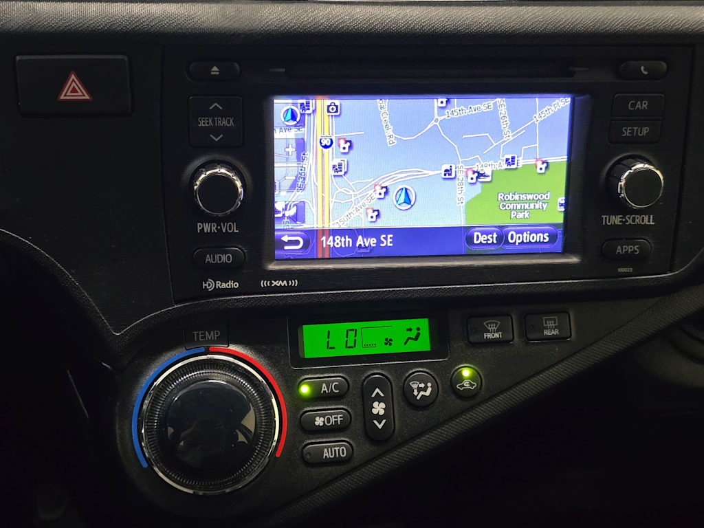 Thumbnail: 2013 Toyota Prius c - 21