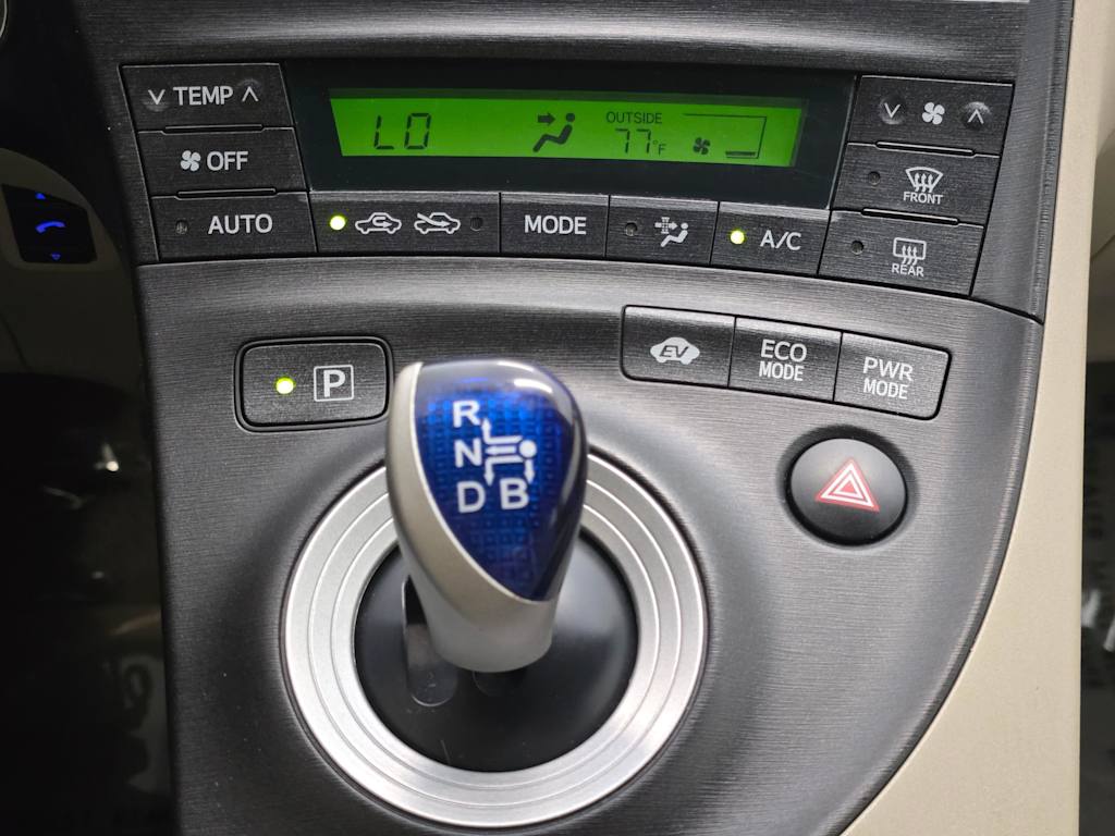 Thumbnail: 2010 Toyota Prius - 21