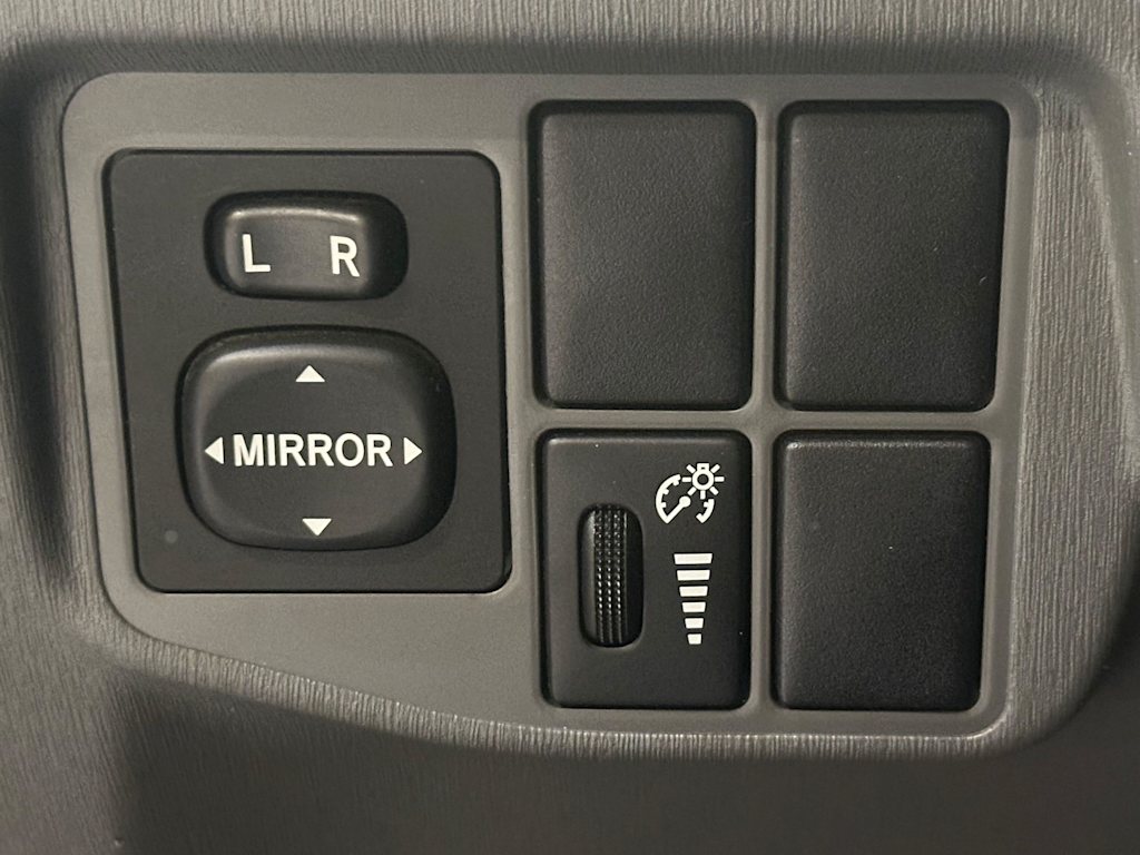 Thumbnail: 2010 Toyota Prius - 21