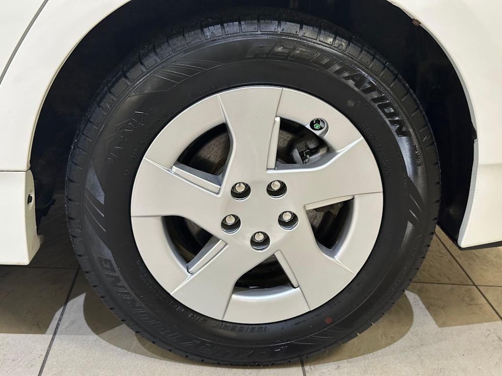 Thumbnail: 2010 Toyota Prius - 8