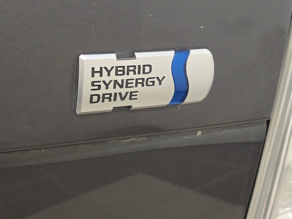 Thumbnail: 2011 Toyota Prius - 7