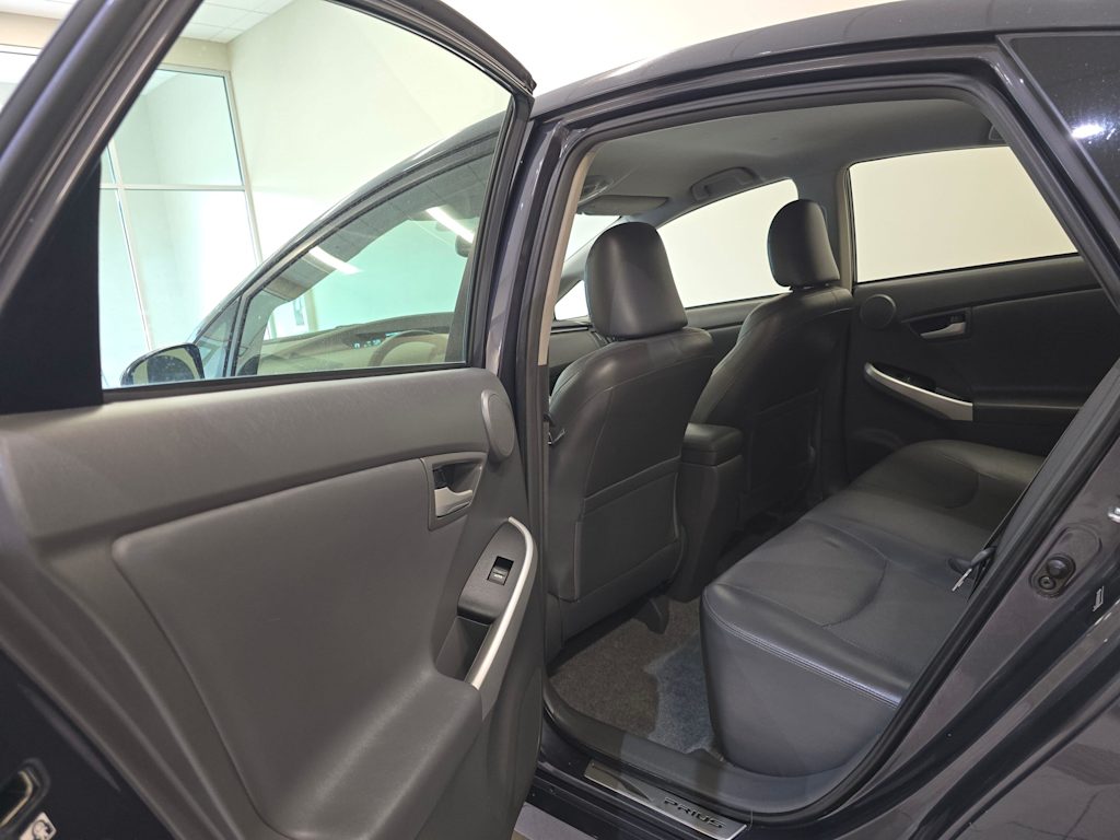 Thumbnail: 2011 Toyota Prius - 27