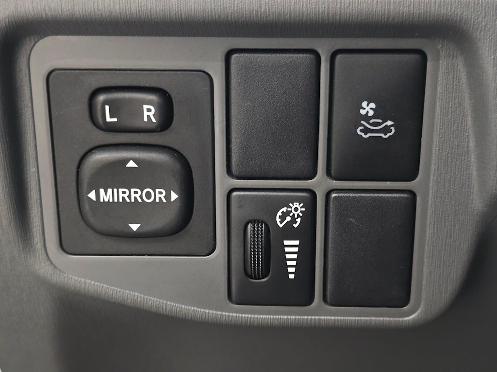 Thumbnail: 2010 Toyota Prius - 25