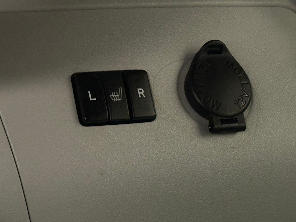 Thumbnail: 2014 Toyota Prius - 23