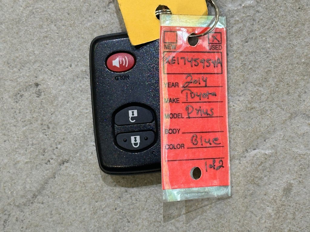 Thumbnail: 2014 Toyota Prius - 19